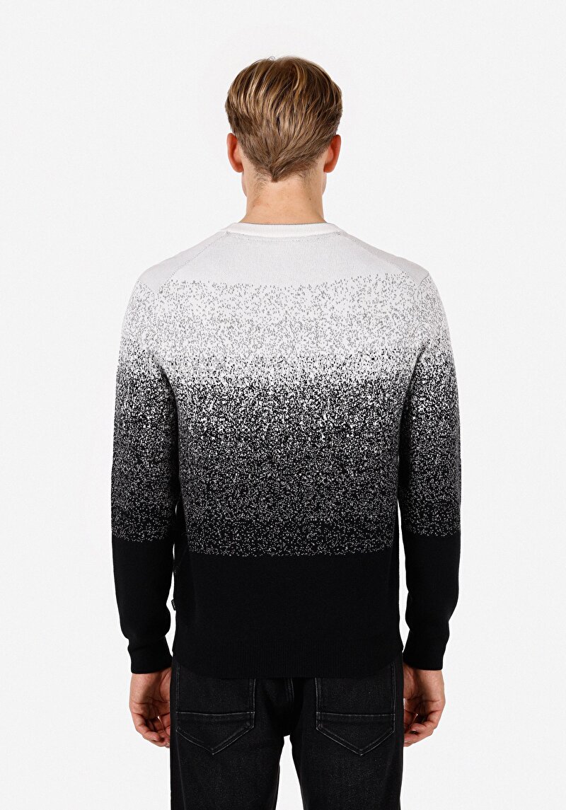 Imagine a Pulover Negru Pentru Bărbați Cu Gât Rotund Regular Fit