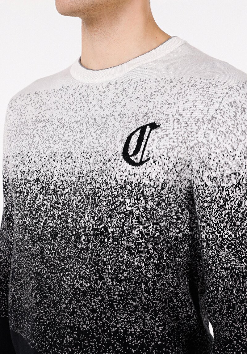 Imagine a Pulover Negru Pentru Bărbați Cu Gât Rotund Regular Fit