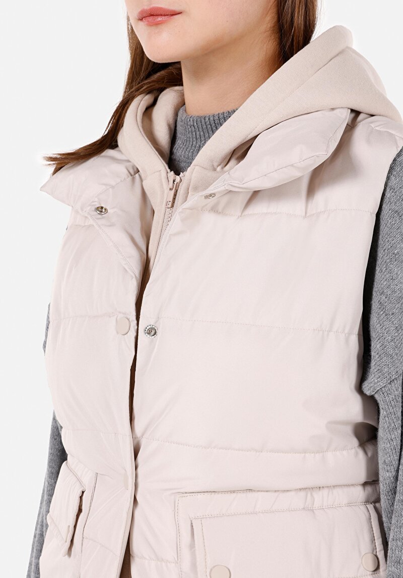 Afișați detalii pentru Vesta De Dama Bej Regular Fit  Cl1070319