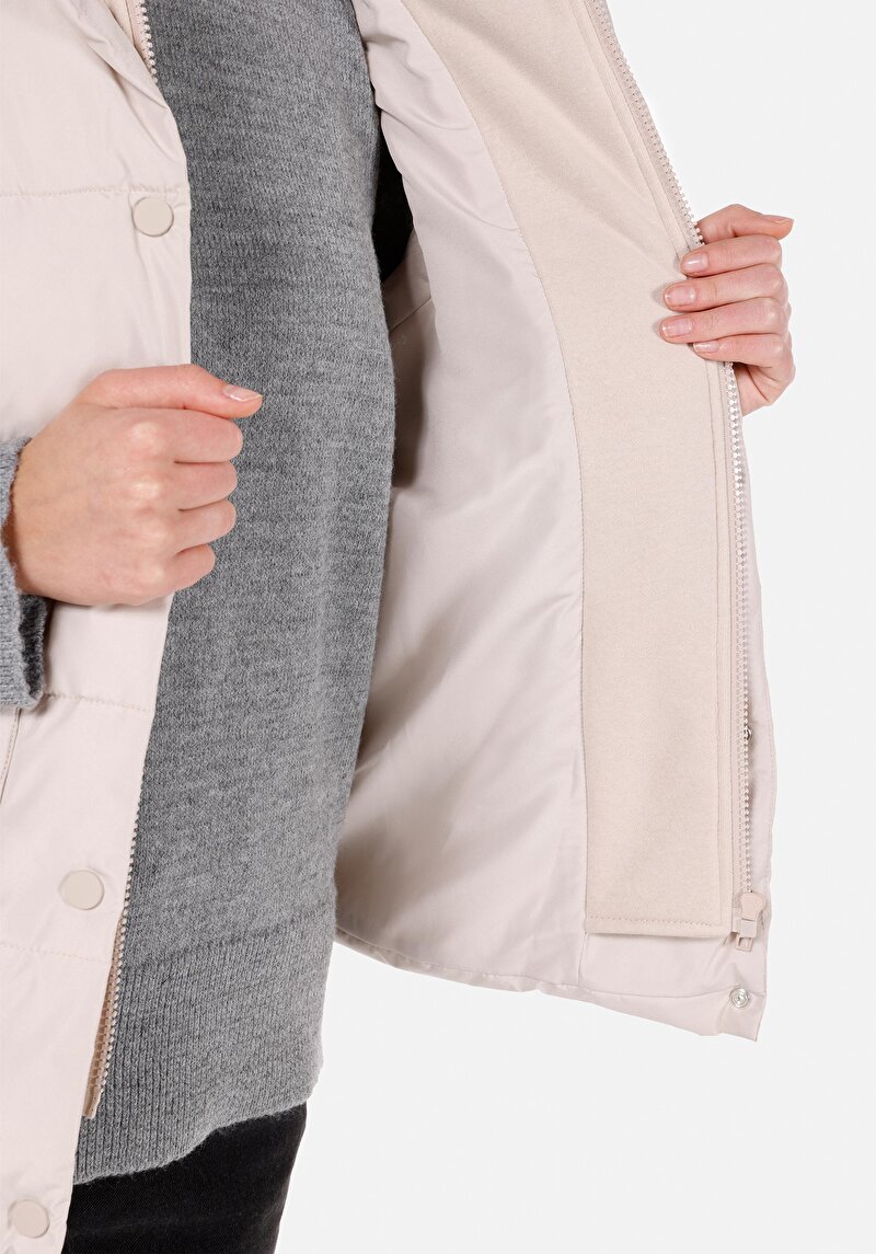 Afișați detalii pentru Vesta De Dama Bej Regular Fit  Cl1070319