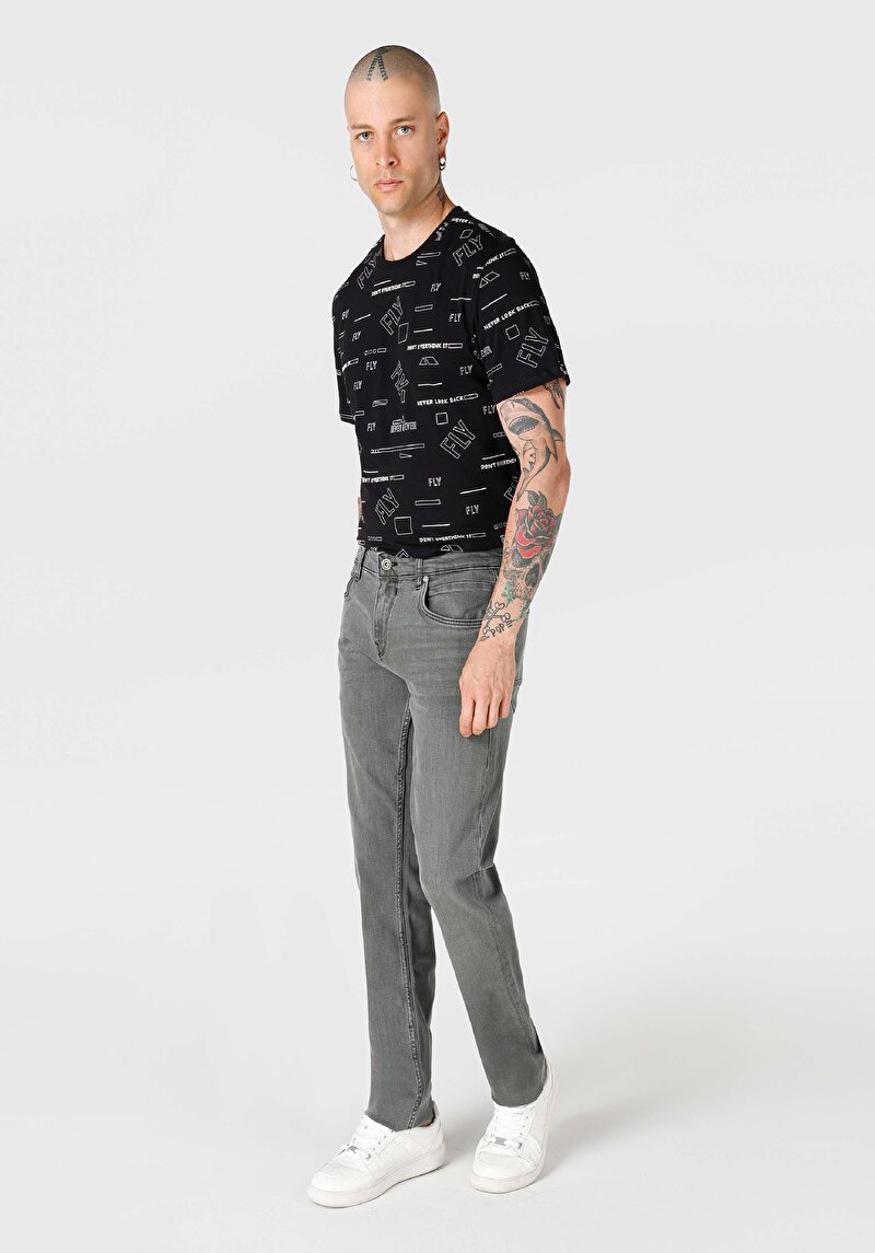 Imagine a Blugi Gri Pentru Bărbați Cu Talie Dreaptă Cu Talie Dreaptă