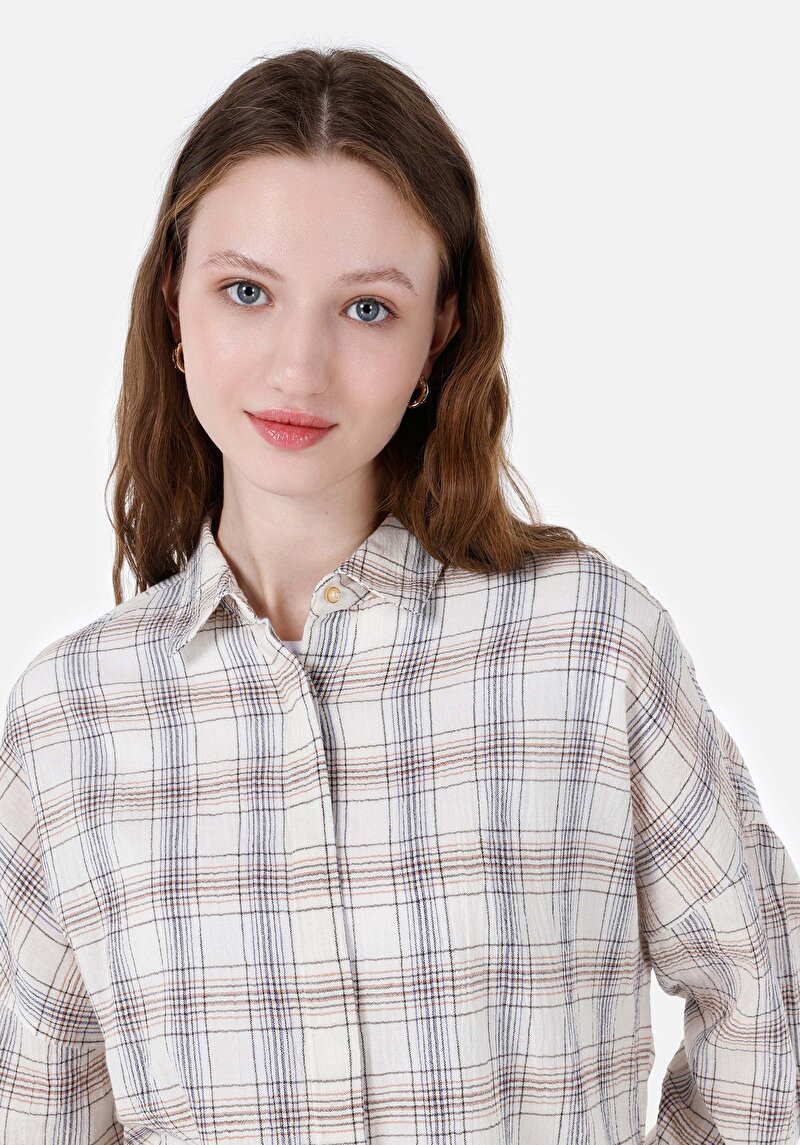 Imagine a Cămașă Cu Croială Relaxată Cămașă Cu Mânecă Lungă Bej Pentru Femei