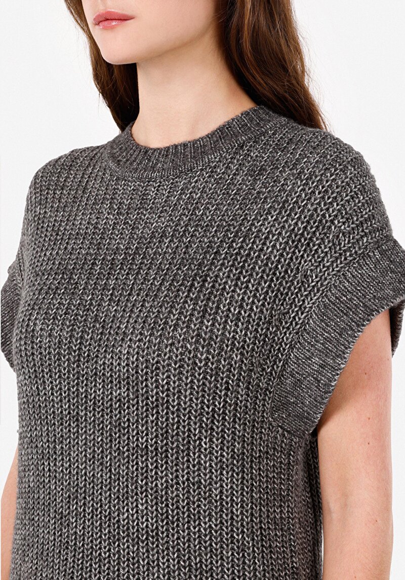 Afișați detalii pentru Pulover Gri Pentru Femei Cu Gât Rotund Regular Fit