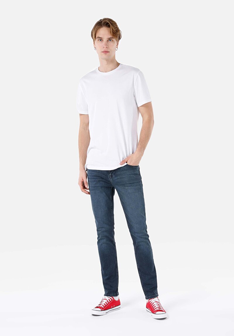 Imagine a Blugi Straight Fit Indigo Închis Pentru Bărbați