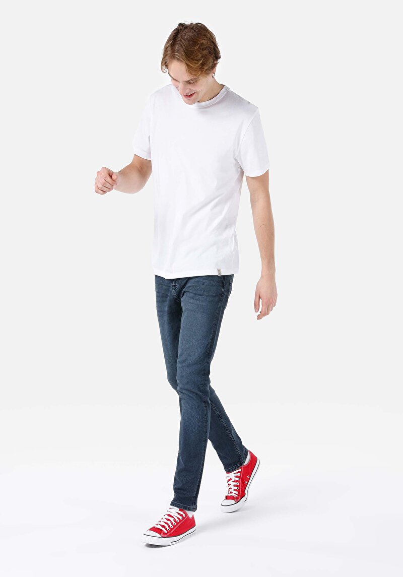 Imagine a Blugi Straight Fit Indigo Închis Pentru Bărbați