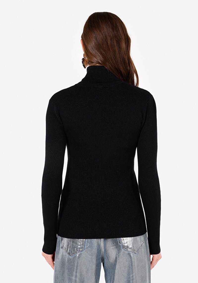 Imagine a Pulover Negru Pentru Femei Cu Guler Înalt Slim Fit