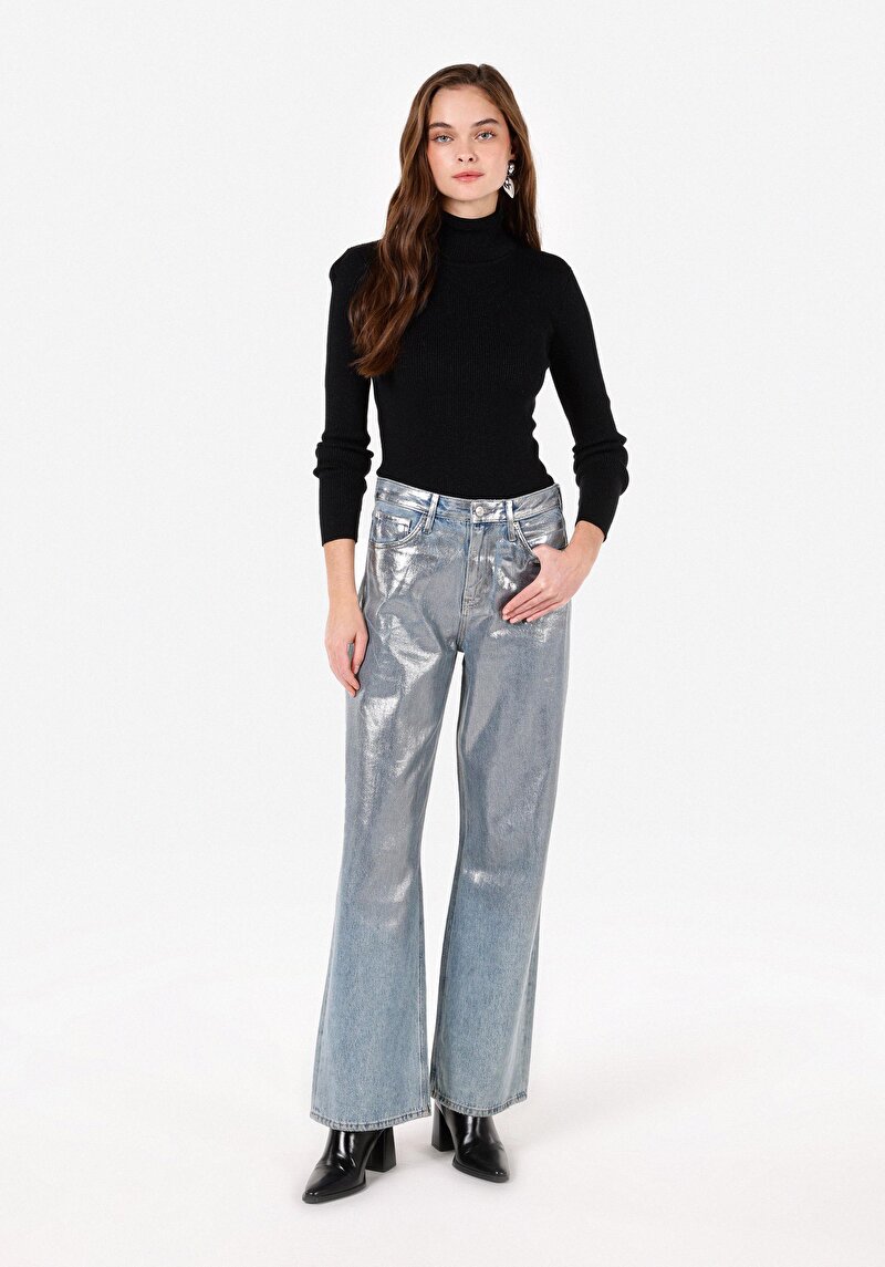 Imagine a Pulover Negru Pentru Femei Cu Guler Înalt Slim Fit