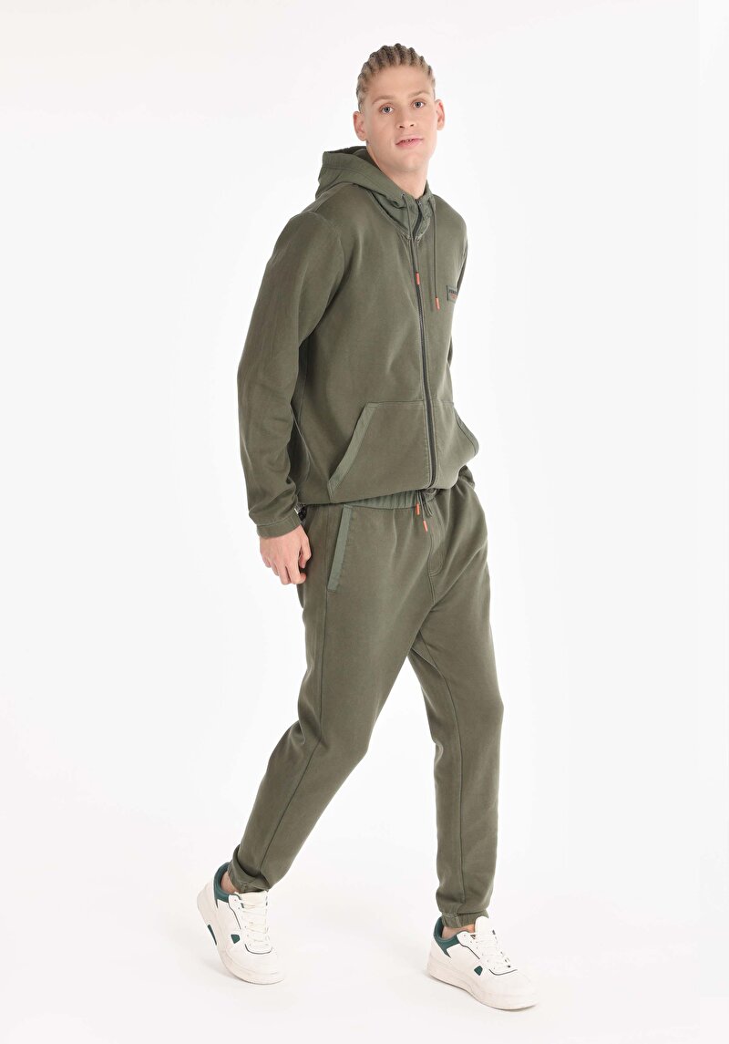 Imagine a Pantaloni De Trening De Barbati Kaki Regular Fit Cl1066540