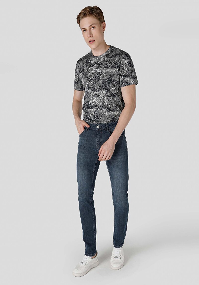 Imagine a Blugi Straight Fit Indigo Închis Pentru Bărbați