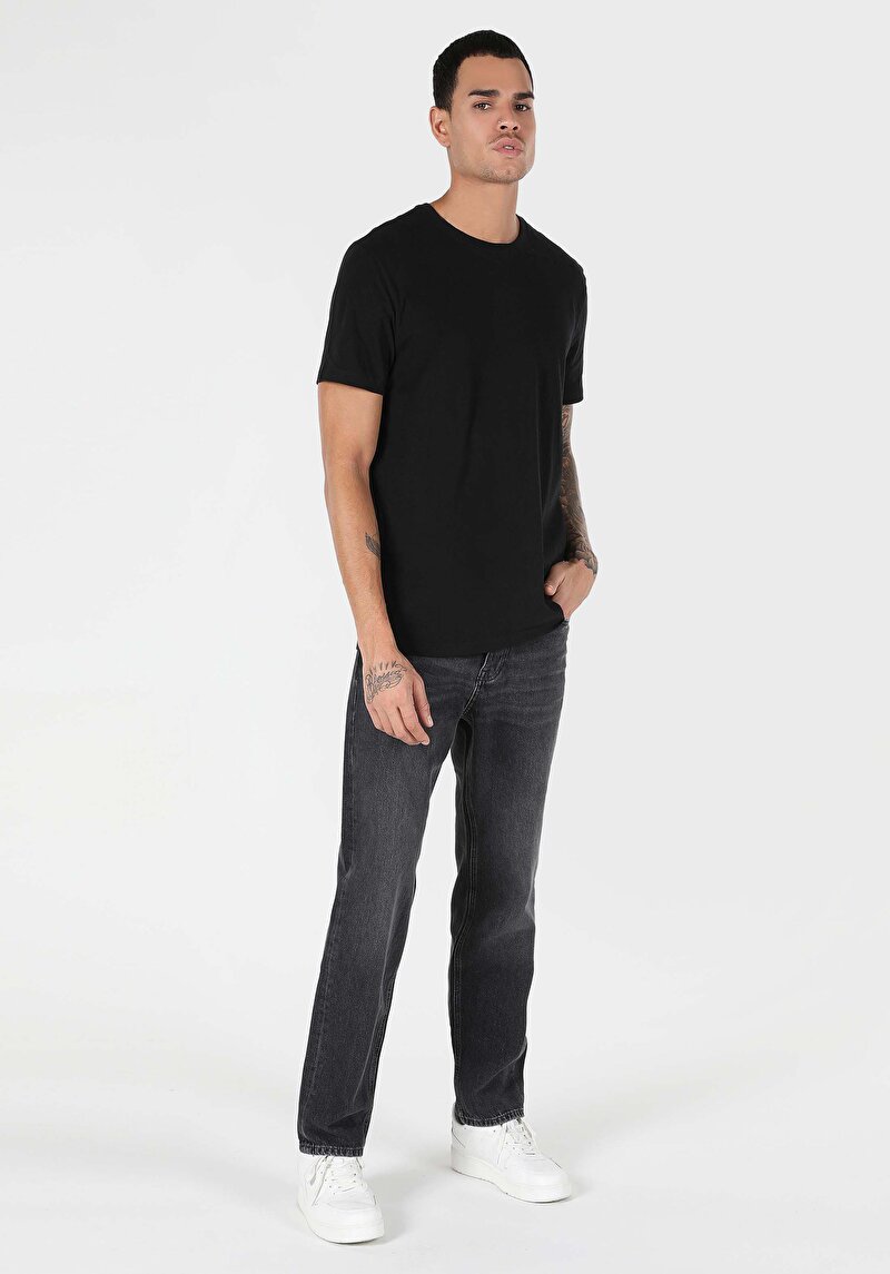 Afișați detalii pentru Tricou Negru Cu Mânecă Scurtă Pentru Bărbați Cu Gât Rotund Regular Fit