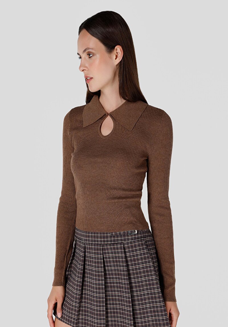 Imagine a Pulover Maro Pentru Femei Slim Fit Polo Neck Drept