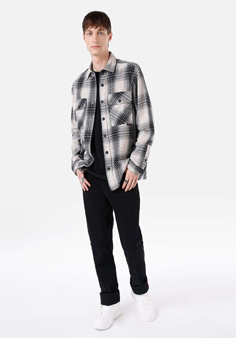 Imagine a Cămașă Comfort Fit Neck Cămașă În Carouri Cămașă Neagră Cu Mânecă Lungă Pentru Bărbați