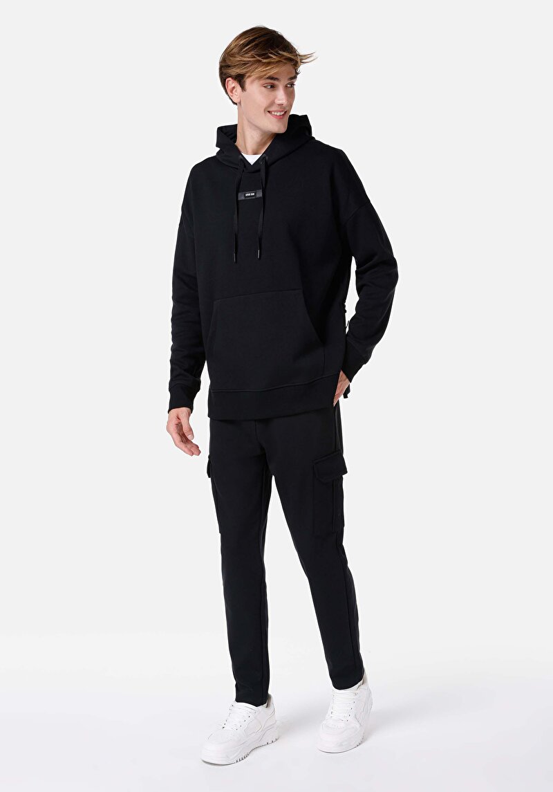 Imagine a Regular Fit Mid Talie Drept Pantaloni De Trening Negri Pentru Bărbați