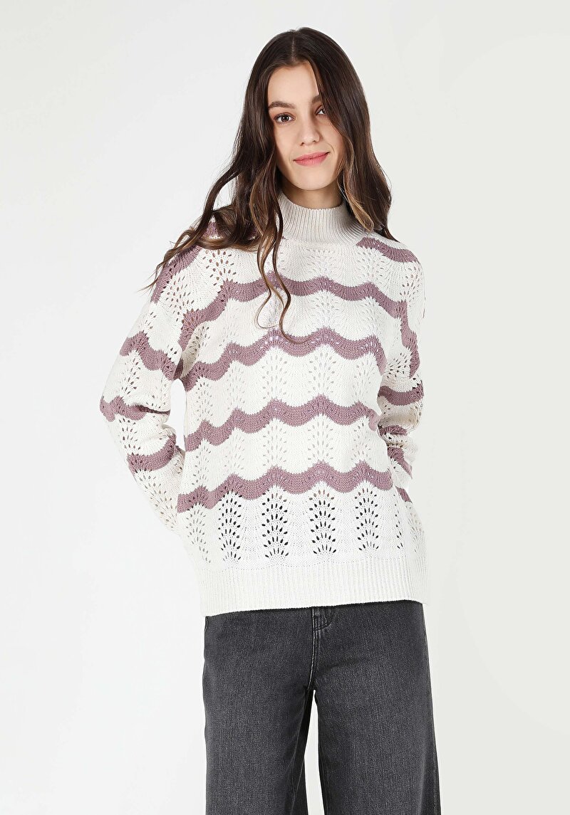 Afișați detalii pentru Pulover Alb Pentru Femei Cu Jumătate De Guler Cu Dungi Regular Fit