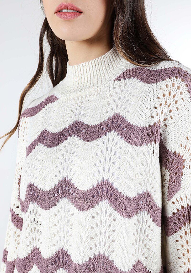 Afișați detalii pentru Pulover Alb Pentru Femei Cu Jumătate De Guler Cu Dungi Regular Fit