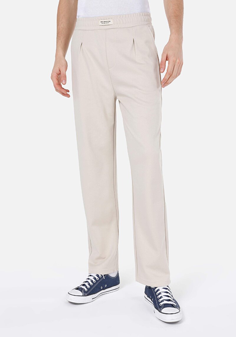Imagine a Pantaloni De Trening De Barbati Alb Regular Fit Cl1068130