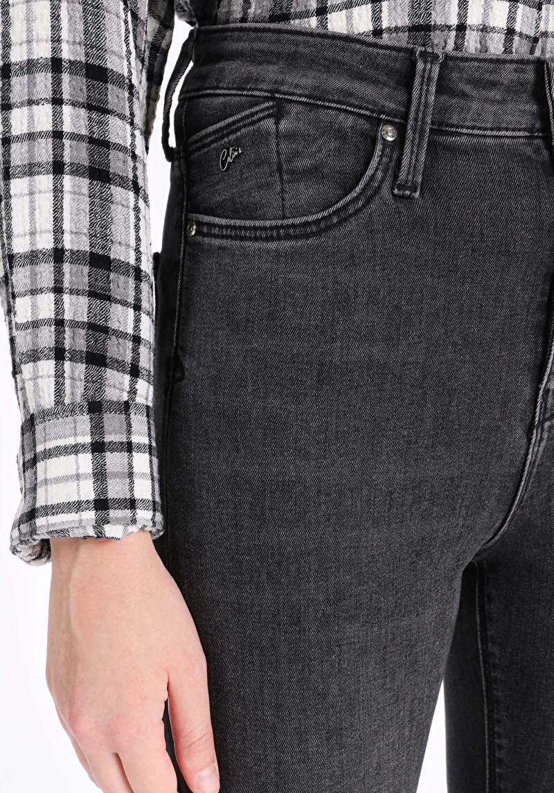 Afișați detalii pentru Blugi Negri Pentru Femei Skinny Fit