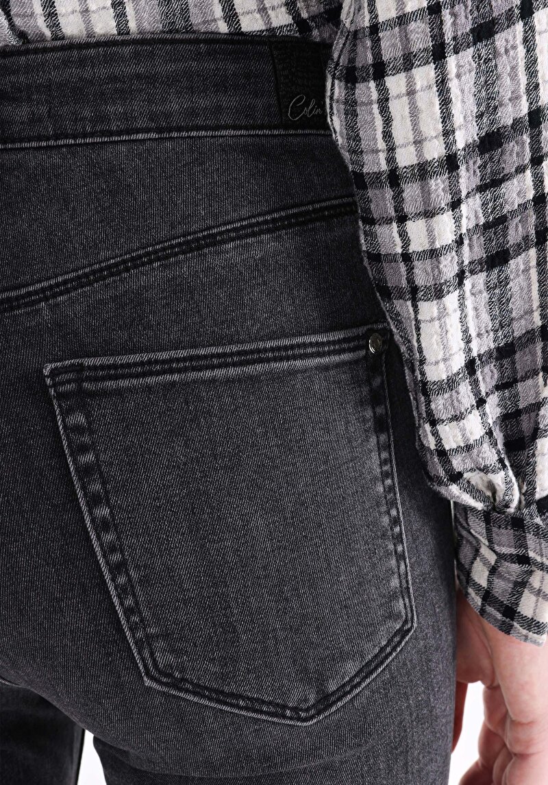 Afișați detalii pentru Blugi Negri Pentru Femei Skinny Fit