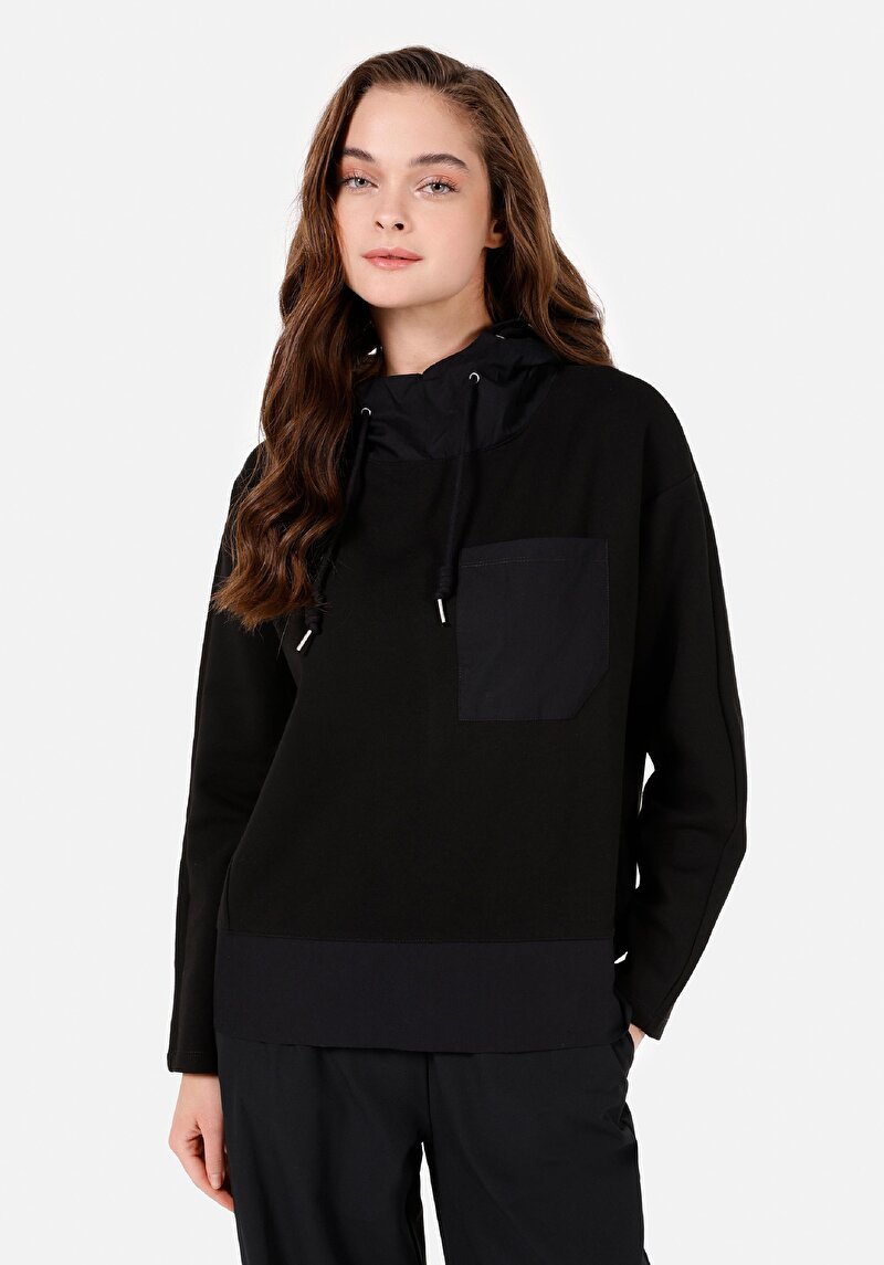 Imagine a Tricou Negru Cu Mânecă Lungă Pentru Femei Cu Glugă Regular Fit