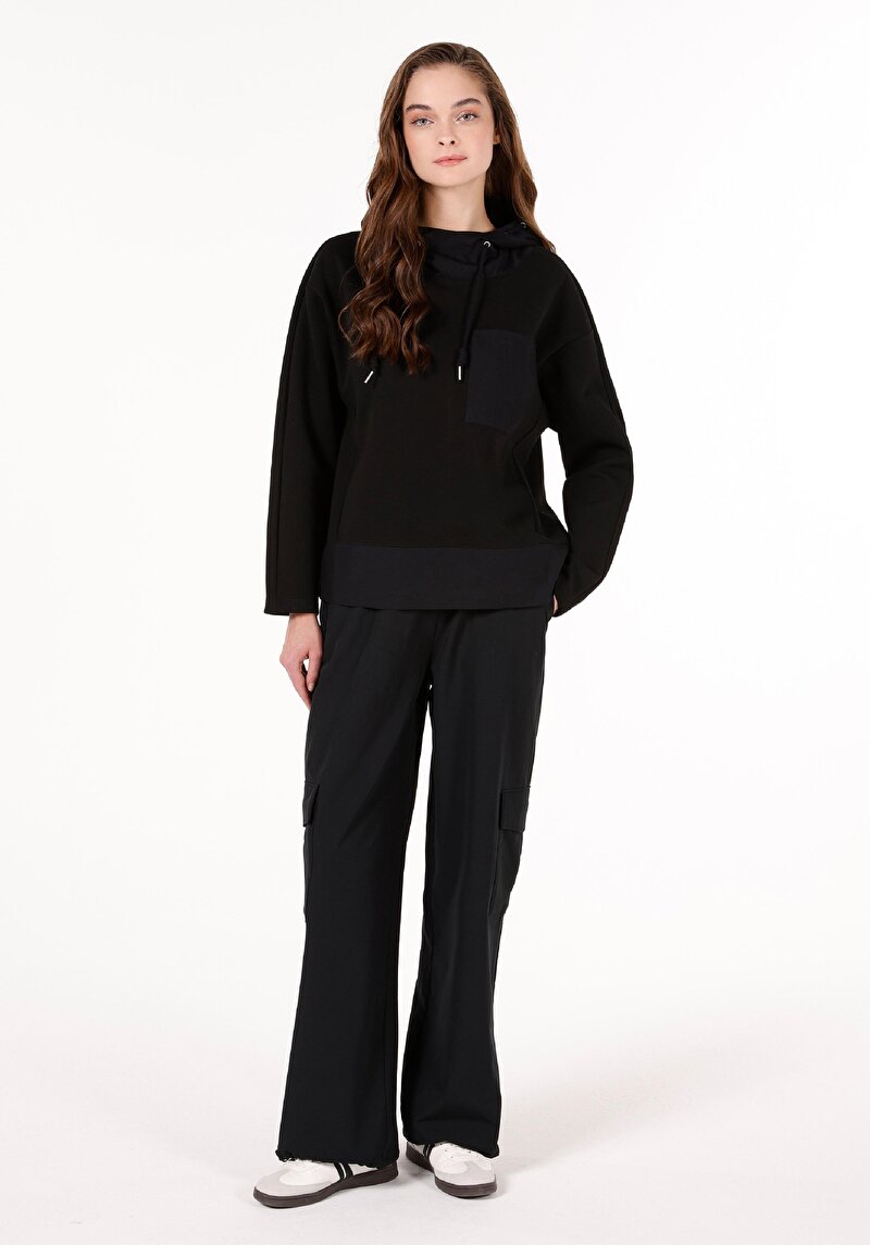 Afișați detalii pentru Tricou Negru Cu Mânecă Lungă Pentru Femei Cu Glugă Regular Fit