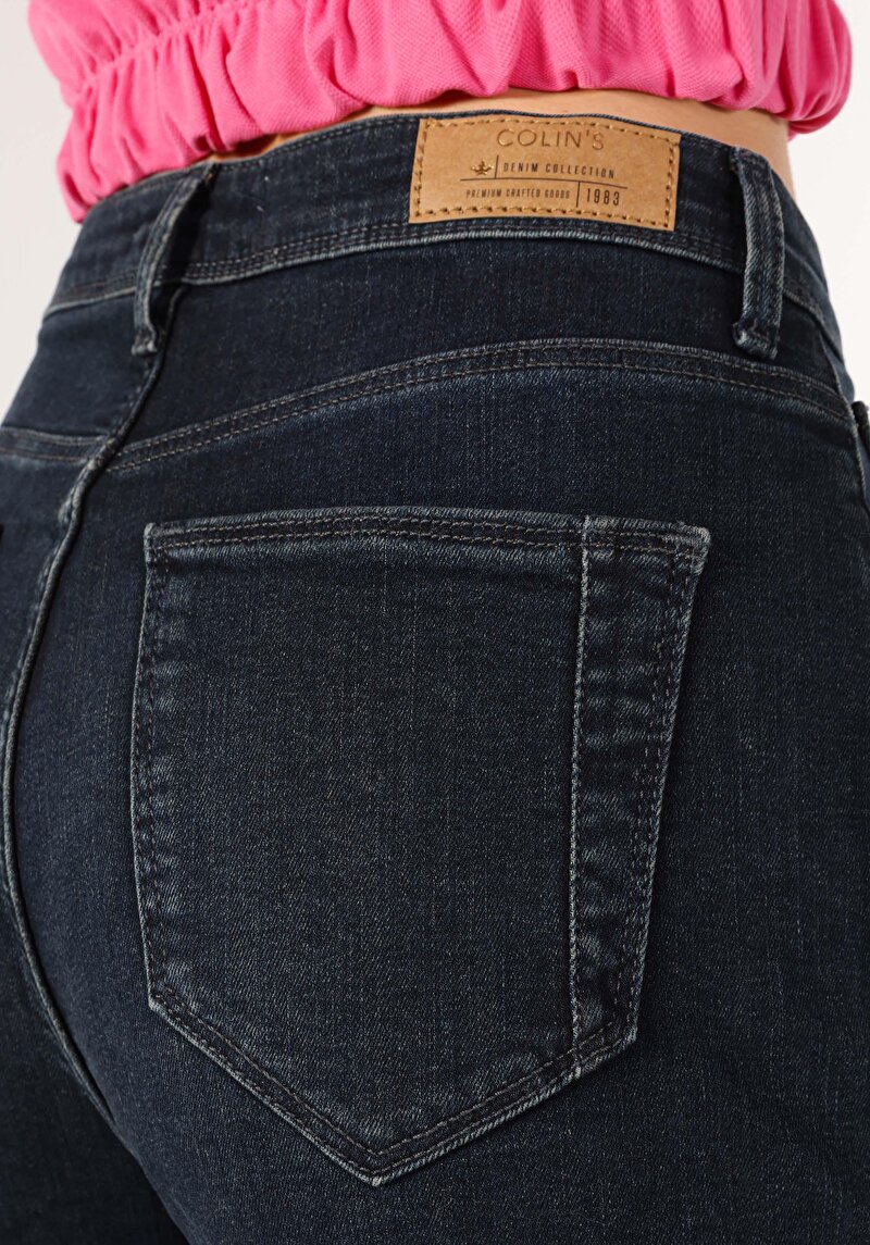 Afișați detalii pentru Mom Fit Rising Waist Shrinking Leg Blugi İndigo Închis Pentru Femei