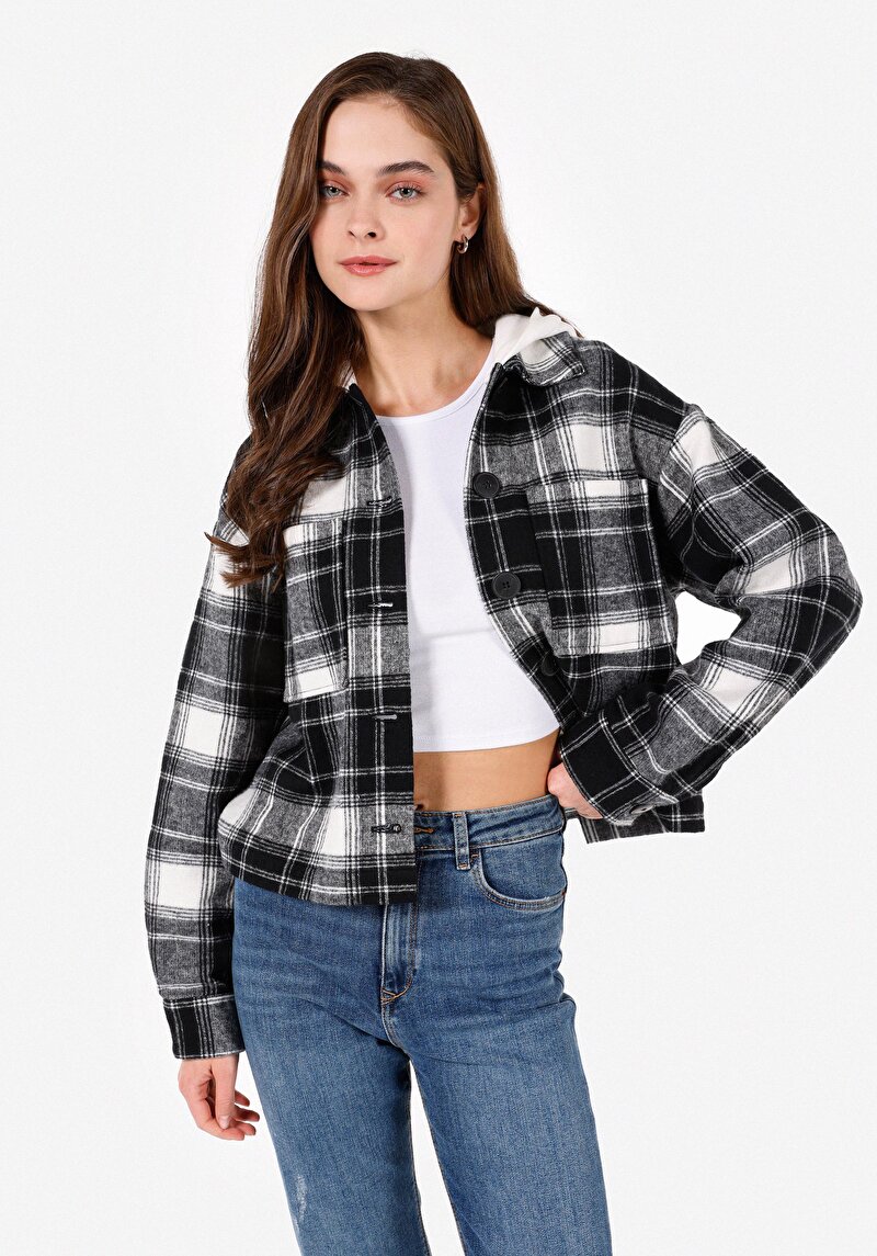 Imagine a Regular Fit Cămașă Neagră Cu Glugă Pentru Femei Cu Mânecă Lungă