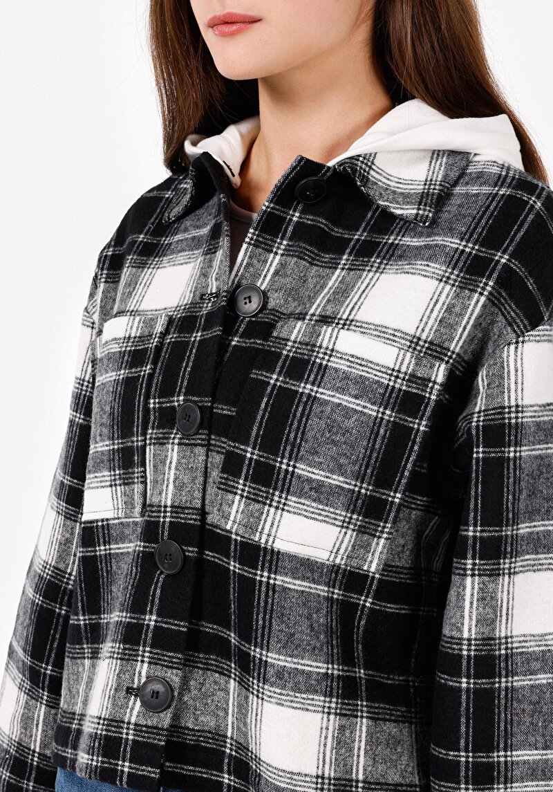 Afișați detalii pentru Regular Fit Cămașă Neagră Cu Glugă Pentru Femei Cu Mânecă Lungă