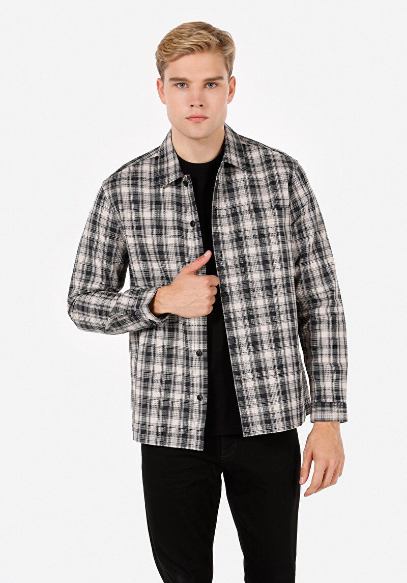 Imagine a Camasa Cu Maneca Lunga De Barbati Negru Regular Fit  Cl1070834