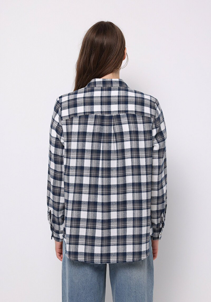 Imagine a Cămașă Regular Fit Gât În Carouri Cămașă Albastră Cu Mânecă Lungă Pentru Femei