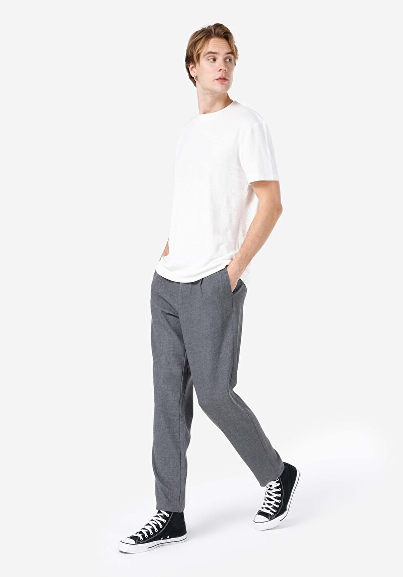 Imagine a Pantaloni Gri Pentru Bărbați Carrot Fit Mid Waist Straight Leg