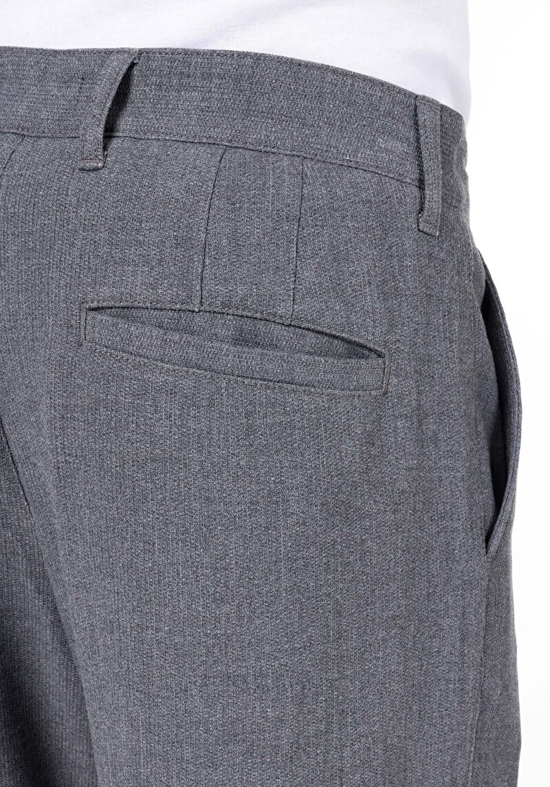 Afișați detalii pentru Pantaloni Gri Pentru Bărbați Carrot Fit Mid Waist Straight Leg