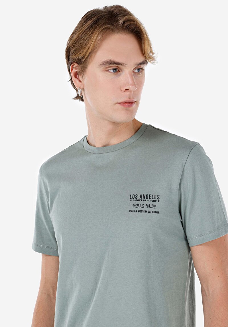 Afișați detalii pentru Regular Fit Round Neck Drept Bărbați Verde Tricou Cu Mânecă Scurtă