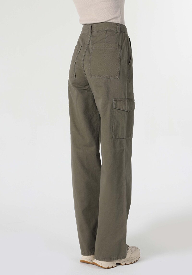 Imagine a Pantaloni De Dama Kaki Regular Fit Cl1062462