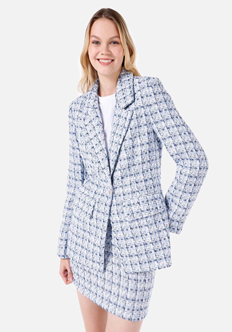 Imagine a Jachetă Albastră Pentru Femei Slim Fit Cu Nasturi Căptușiți