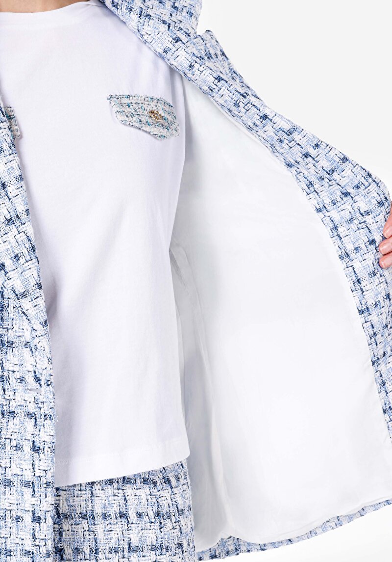 Imagine a Jachetă Albastră Pentru Femei Slim Fit Cu Nasturi Căptușiți