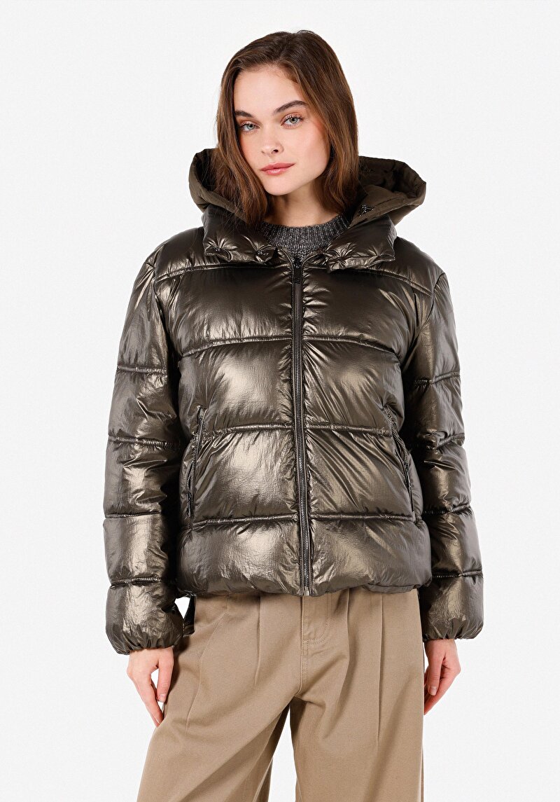 Imagine a Palton Verde Pentru Femei Cu Glugă Regular Fit