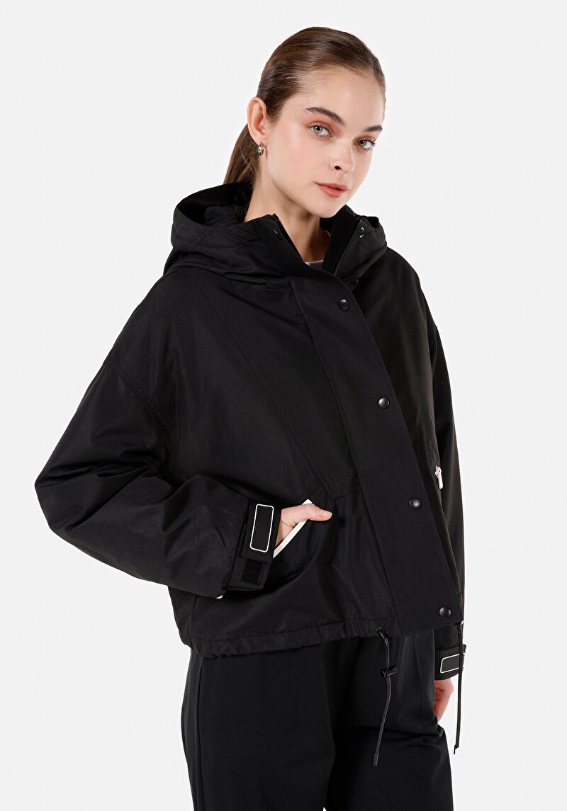 Imagine a Palton Negru Pentru Femei Cu Glugă Regular Fit