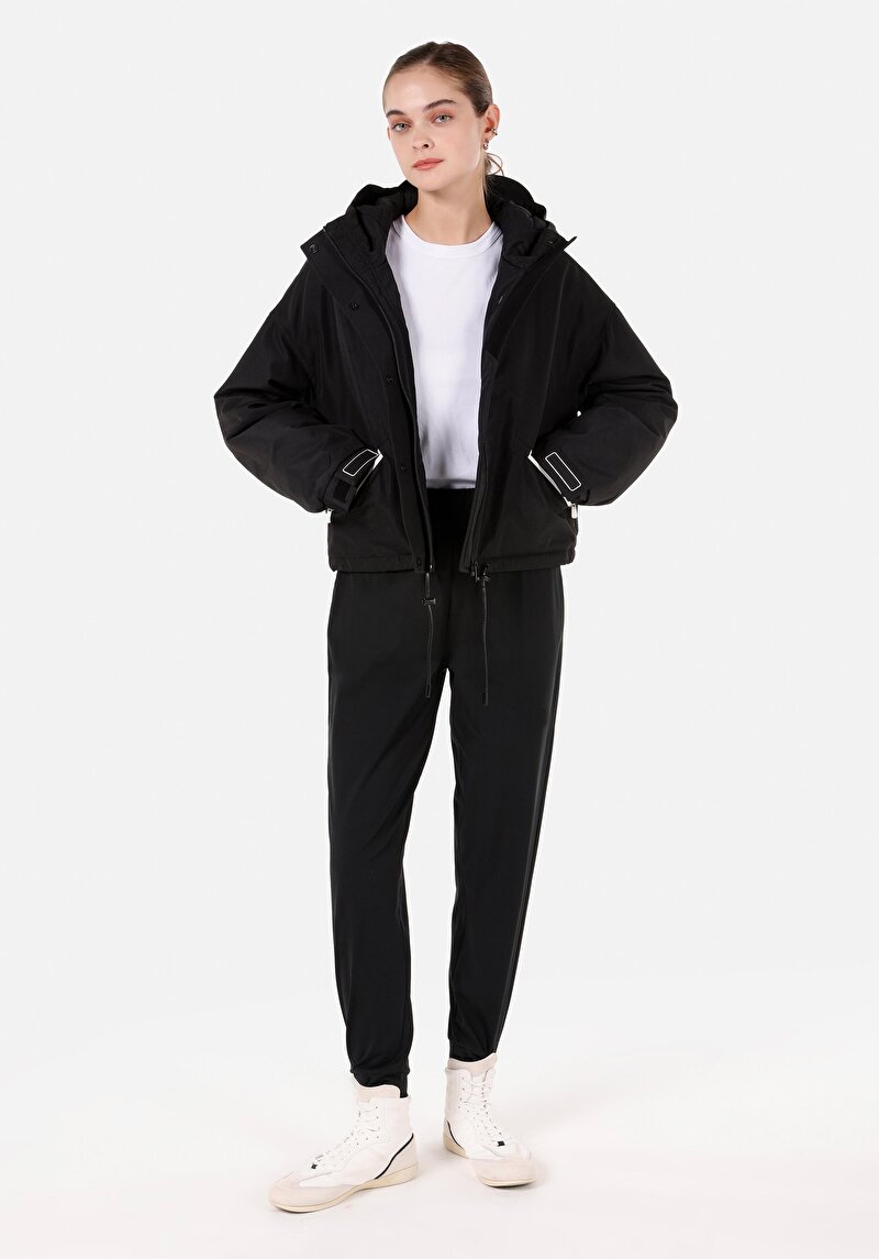 Afișați detalii pentru Palton Negru Pentru Femei Cu Glugă Regular Fit