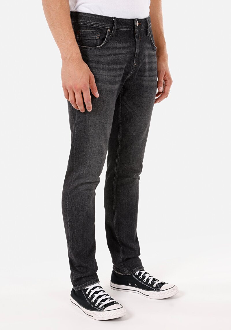 Afișați detalii pentru Pantaloni De Barbati Denim Straight Fit 044 Karl Cl1071275