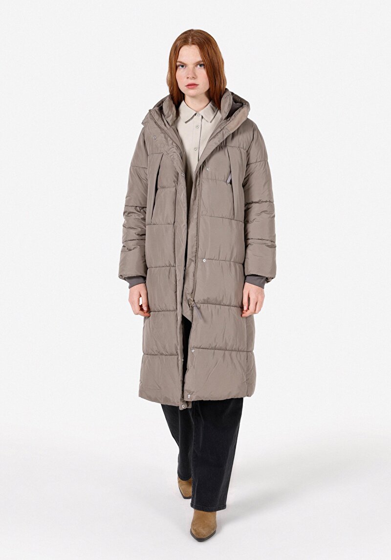 Imagine a Palton Pentru Femei Cu Gât Înalt Regular Fit