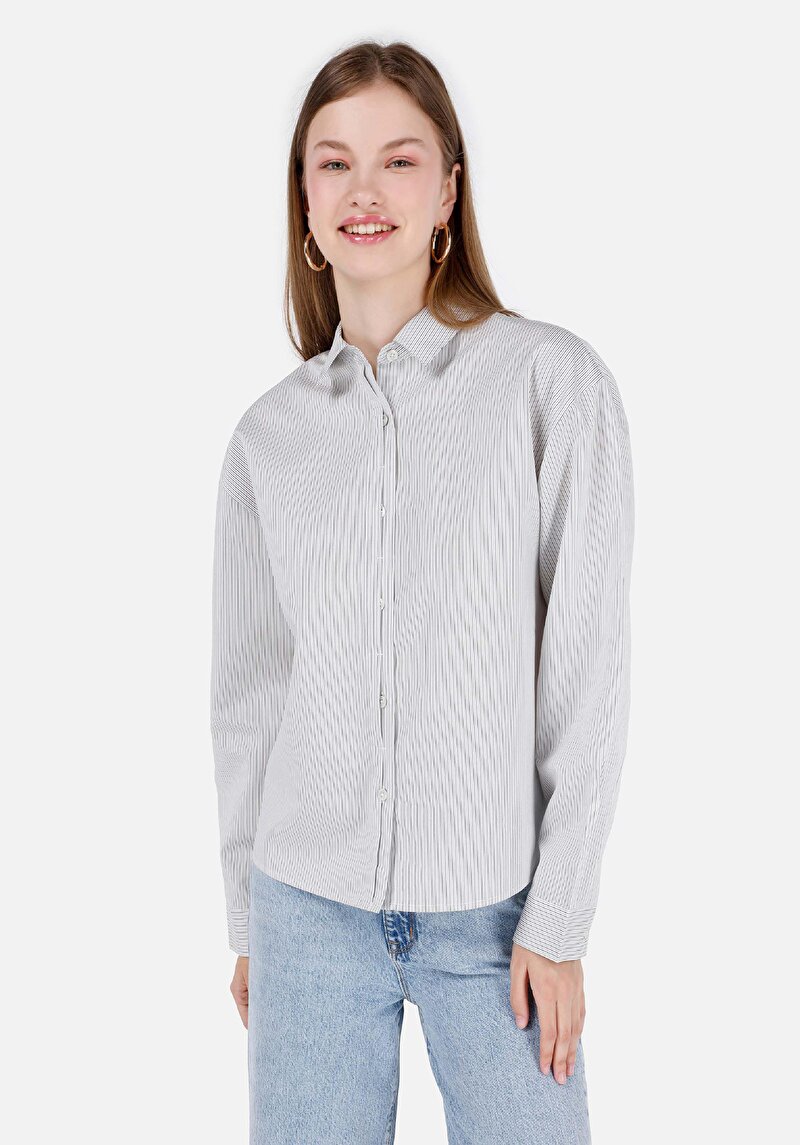 Imagine a Regular Fit Cămașă Decolteu Drept Cămașă Albă Cu Mânecă Lungă Pentru Femei