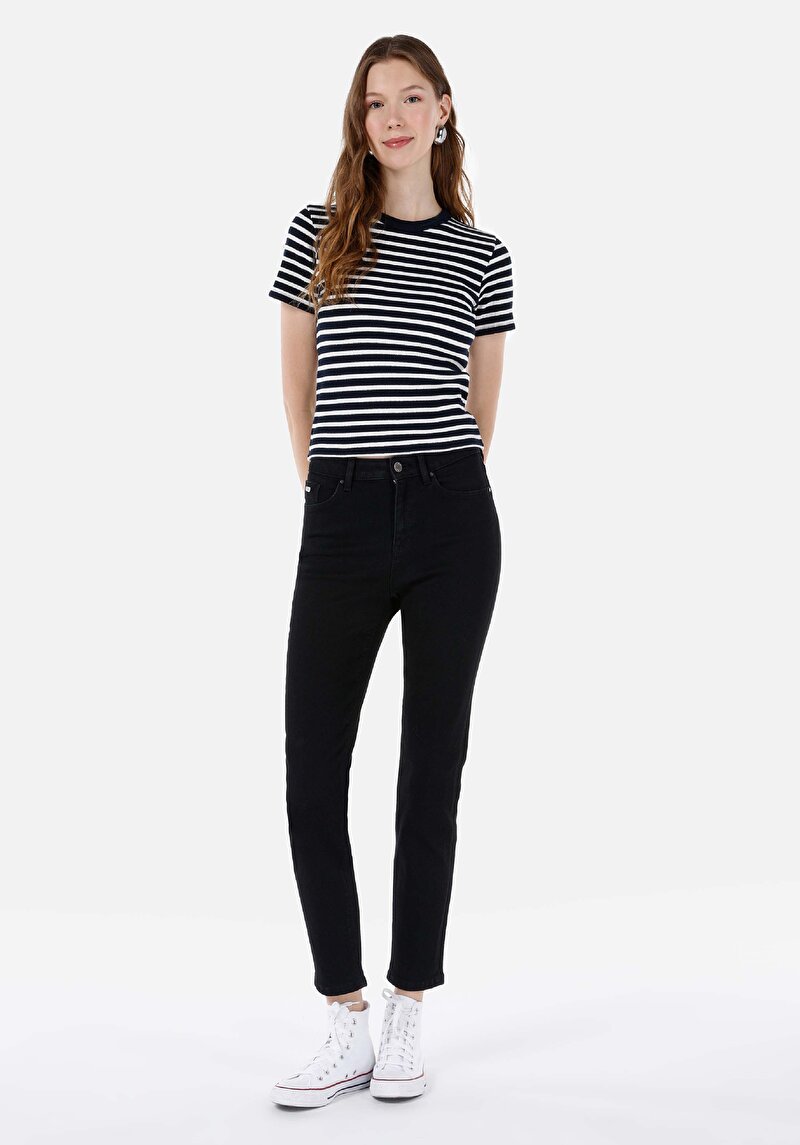 Imagine a Blugi Negri Pentru Femei Slim Fit