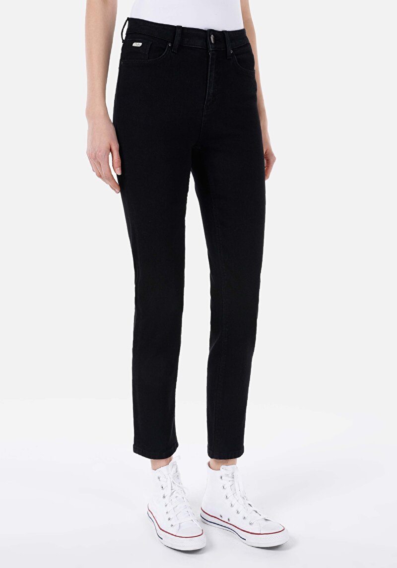 Afișați detalii pentru Blugi Negri Pentru Femei Slim Fit