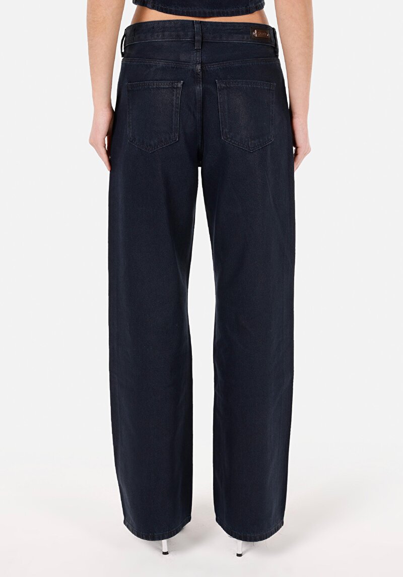 Imagine a Blugi Regular Fit Indigo Închis Pentru Femei