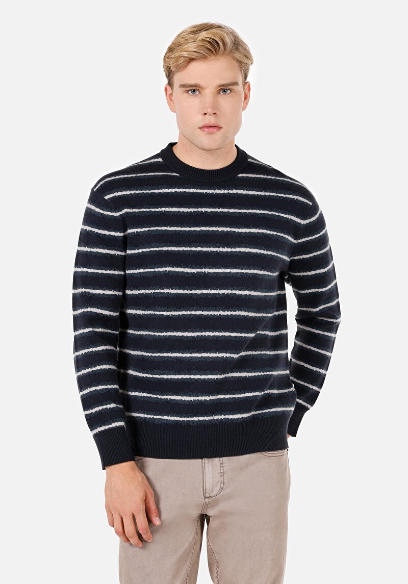 Imagine a Pulover Regular Fit Round Neck Striped Bleumarin Pentru Bărbați