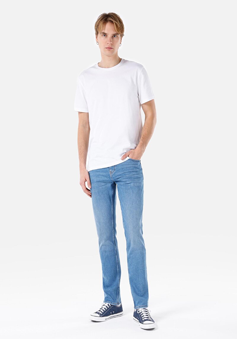 Imagine a Pantaloni De Barbati Denim Straight Fit 044 Karl Cl1069031