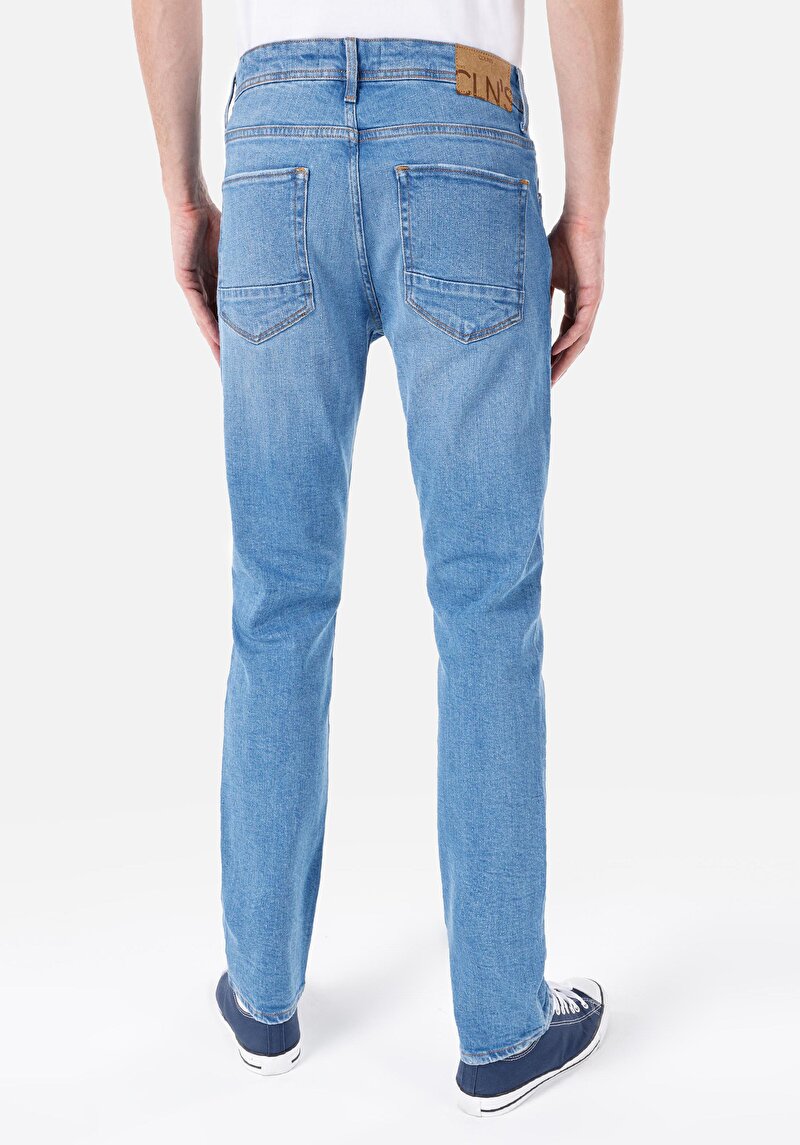 Afișați detalii pentru Pantaloni De Barbati Denim Straight Fit 044 Karl Cl1069031