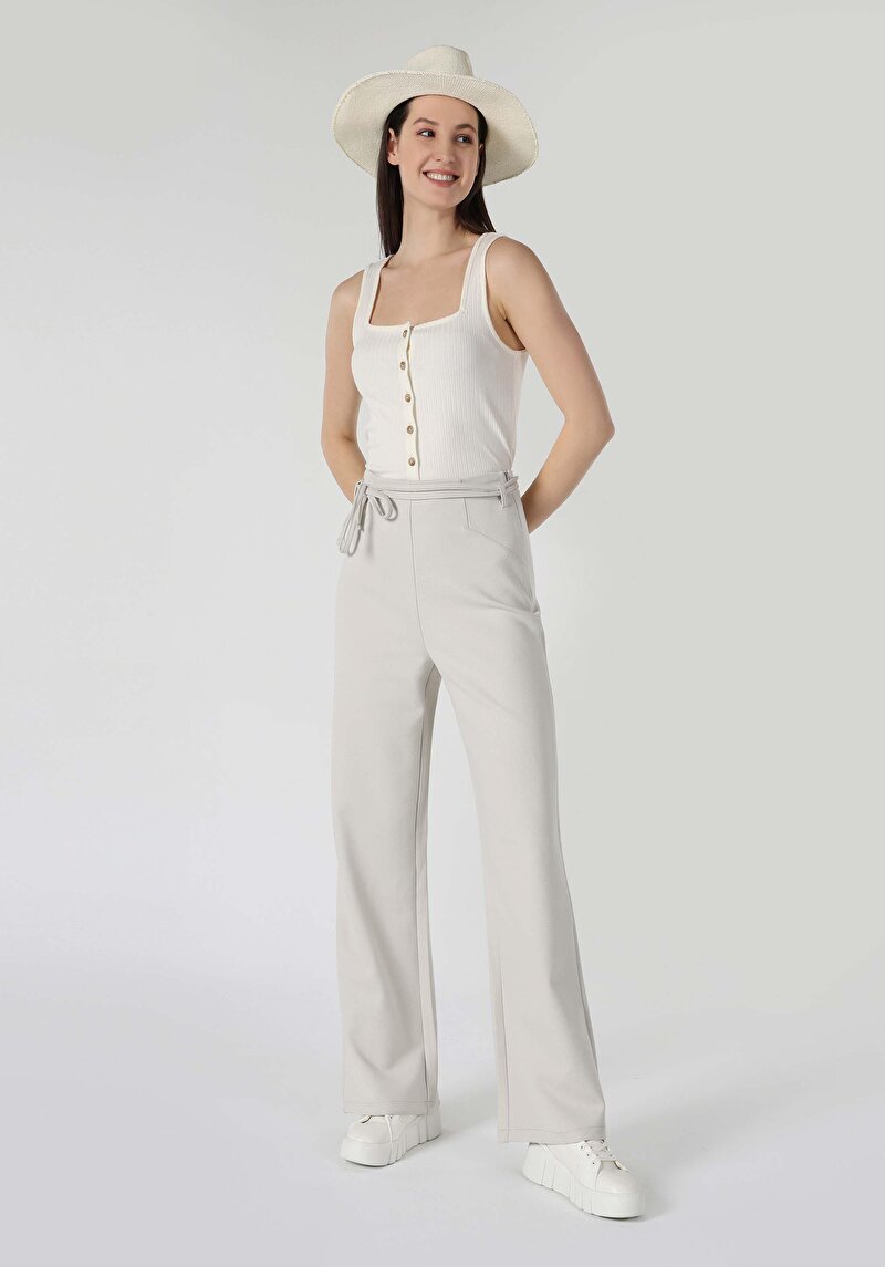 Imagine a Pantaloni De Trening De Dama Alb Regular Fit  Cl1063304