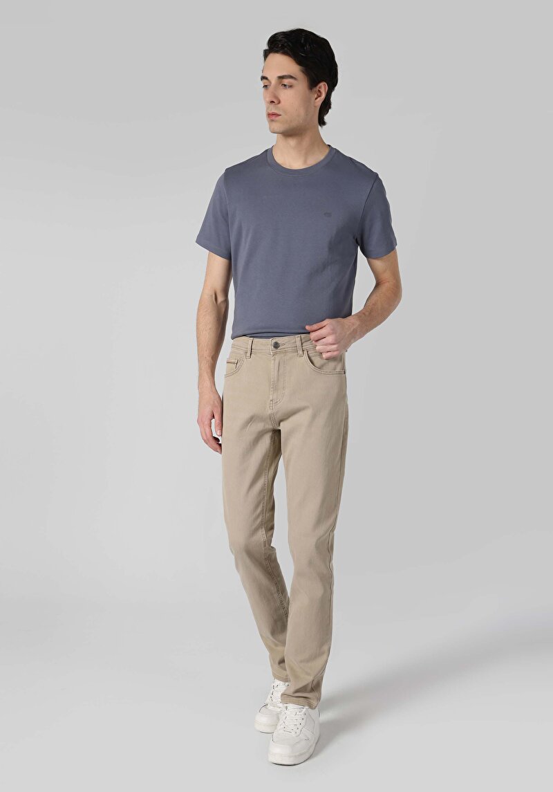 Imagine a Pantaloni De Barbati Bej Straight Fit Cl1063422