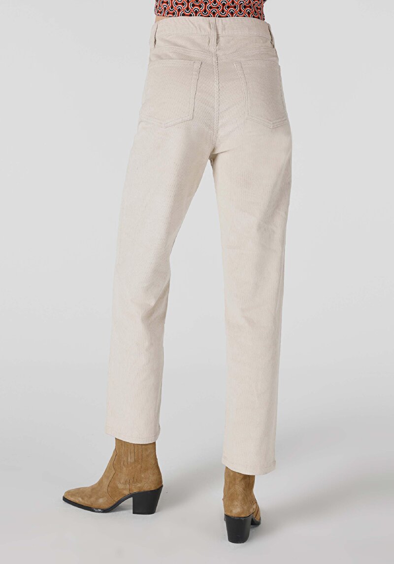 Imagine a Pantaloni De Dama Bej Regular Fit Cl1065644